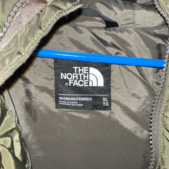 The North Face Women’s Long Parka Deep Green- EUC - Picture 3 of 4